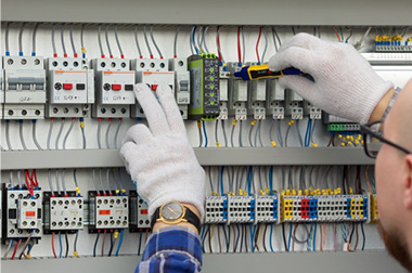 製造技術２課（電気制御設計）の仕事のイメージ